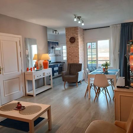 Apartamento Soleado Daire Los Abrigos Dış mekan fotoğraf